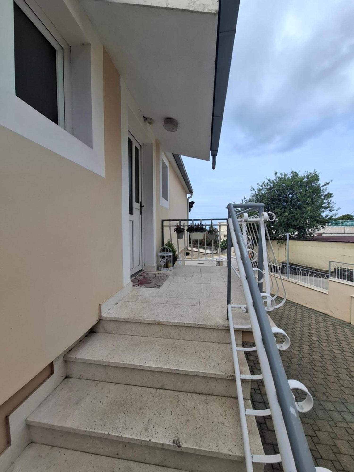 Appartement Apartman Simun à Primošten Extérieur photo